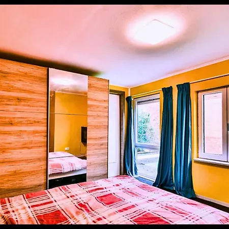 Cozy Bedroom With Attached Bathroom Garden Free Parking Kortemark Exterior photo