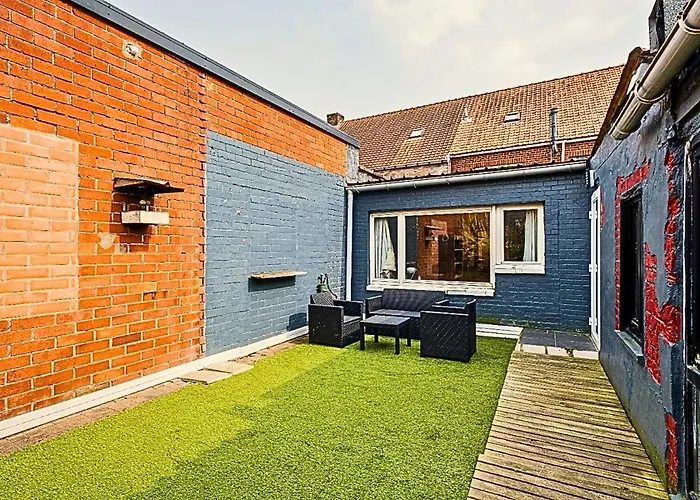 Cozy Bedroom With Attached Bathroom Garden Free Parking