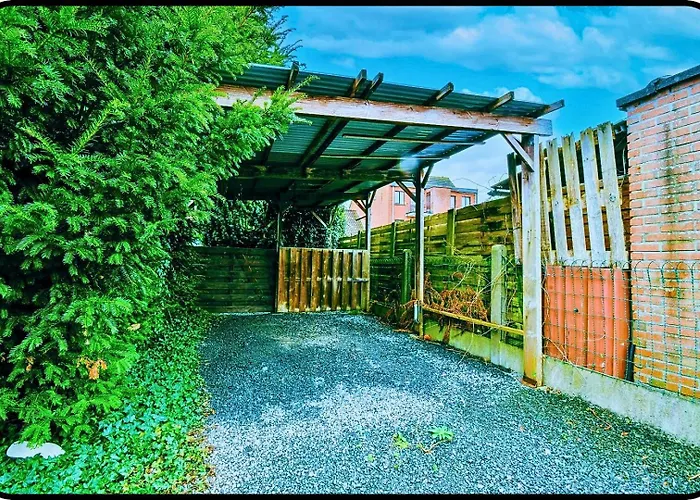 Cozy Bedroom With Attached Bathroom Garden Free Parking