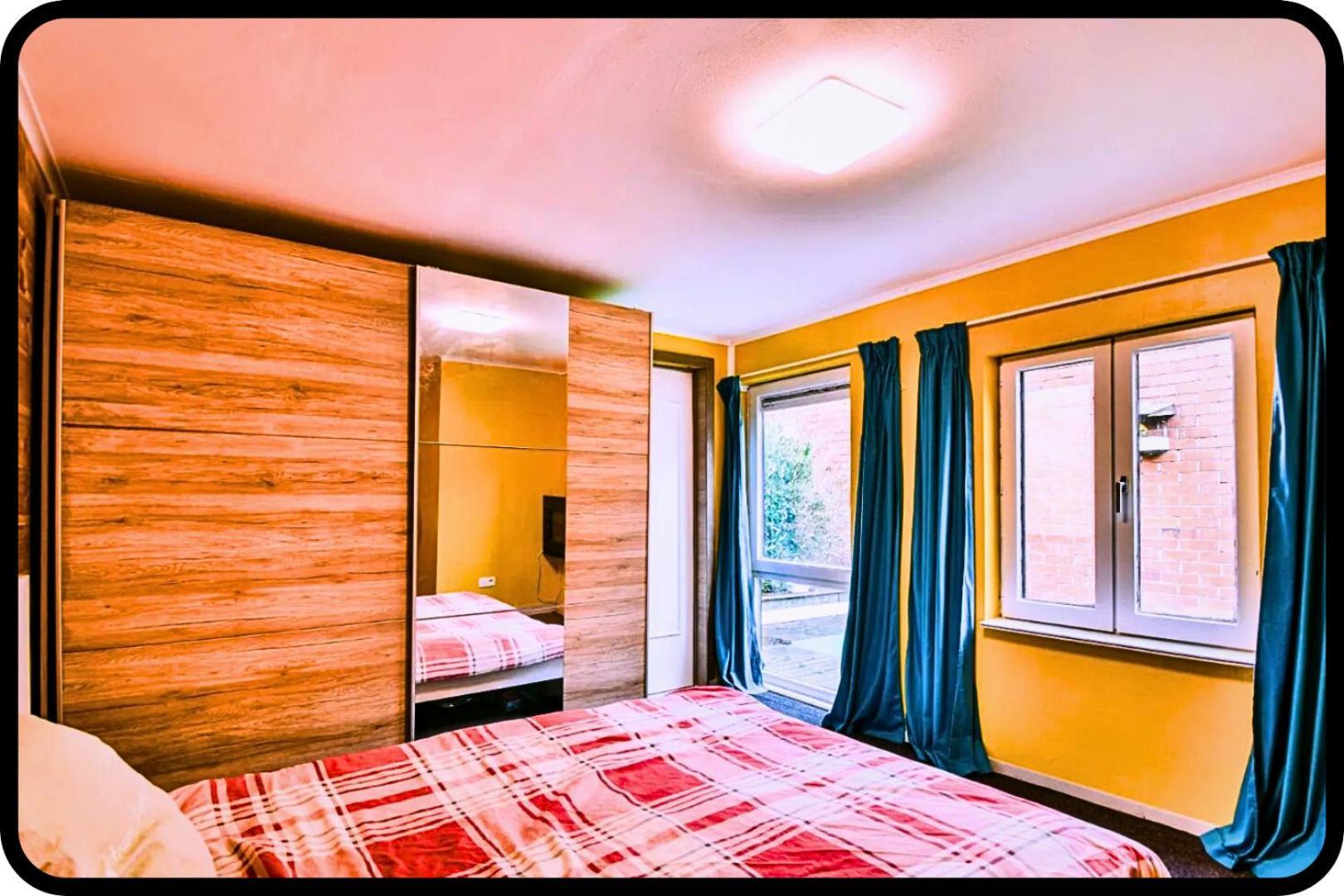Cozy Bedroom With Attached Bathroom Garden Free Parking Homestay *